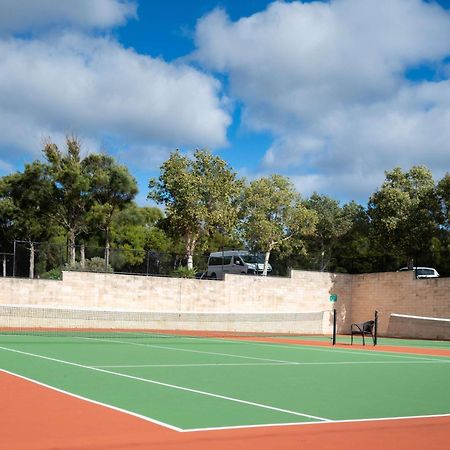 プルマン バンカー ベイ リゾート マーガレット リバー ダンズボロー エクステリア 写真 Tennis court at the University of Western Australia