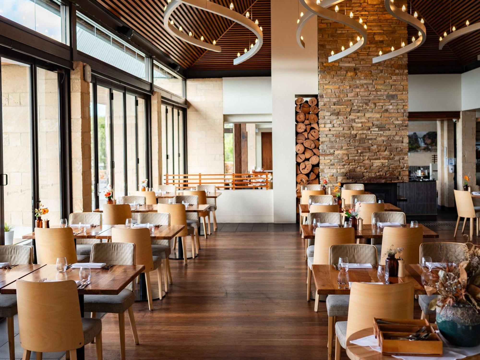 プルマン バンカー ベイ リゾート マーガレット リバー ダンズボロー エクステリア 写真 Interior of the restaurant